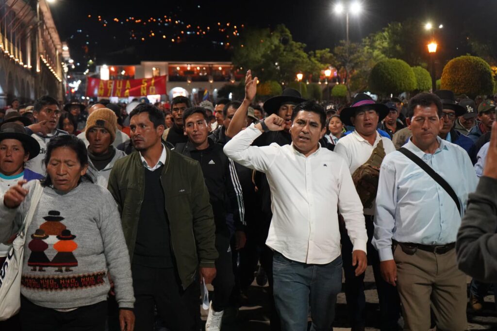 CONGRESISTA ÀLEX FLORES, EN LA SEMANA DE REPRESENTACIÓN CONGRESAL, FUE CUESTIONADO POR SU PROYECTO DE LEY